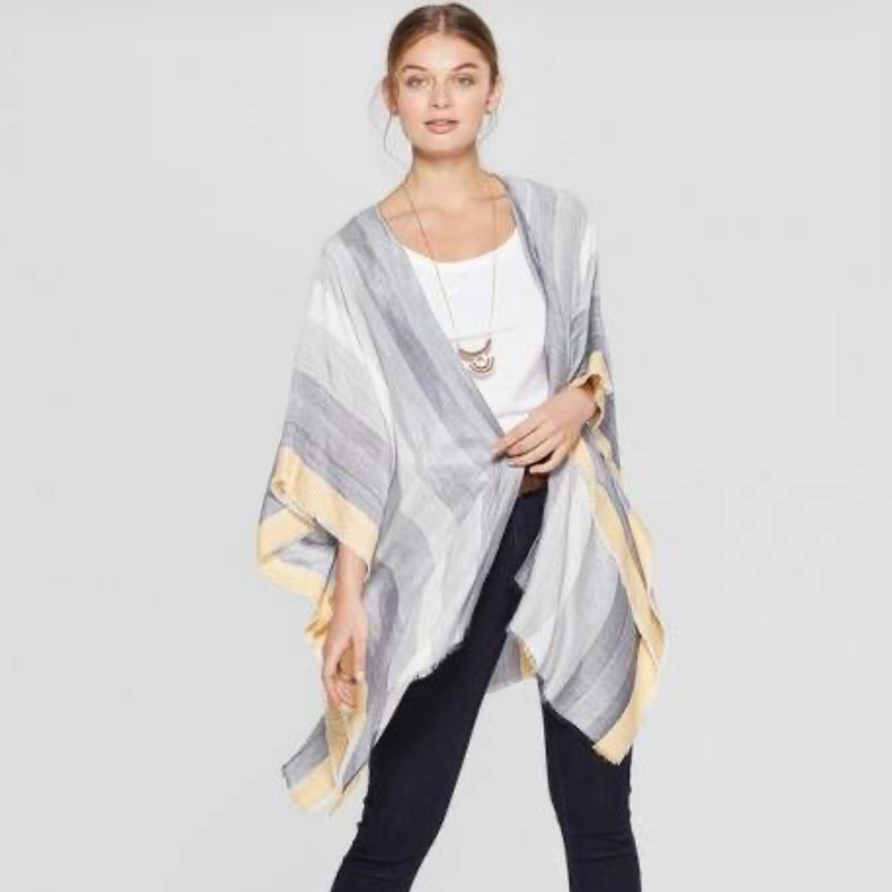 Universal Thread Lightweight Ruana Shawl Poncho Fringe One Size Fits Most